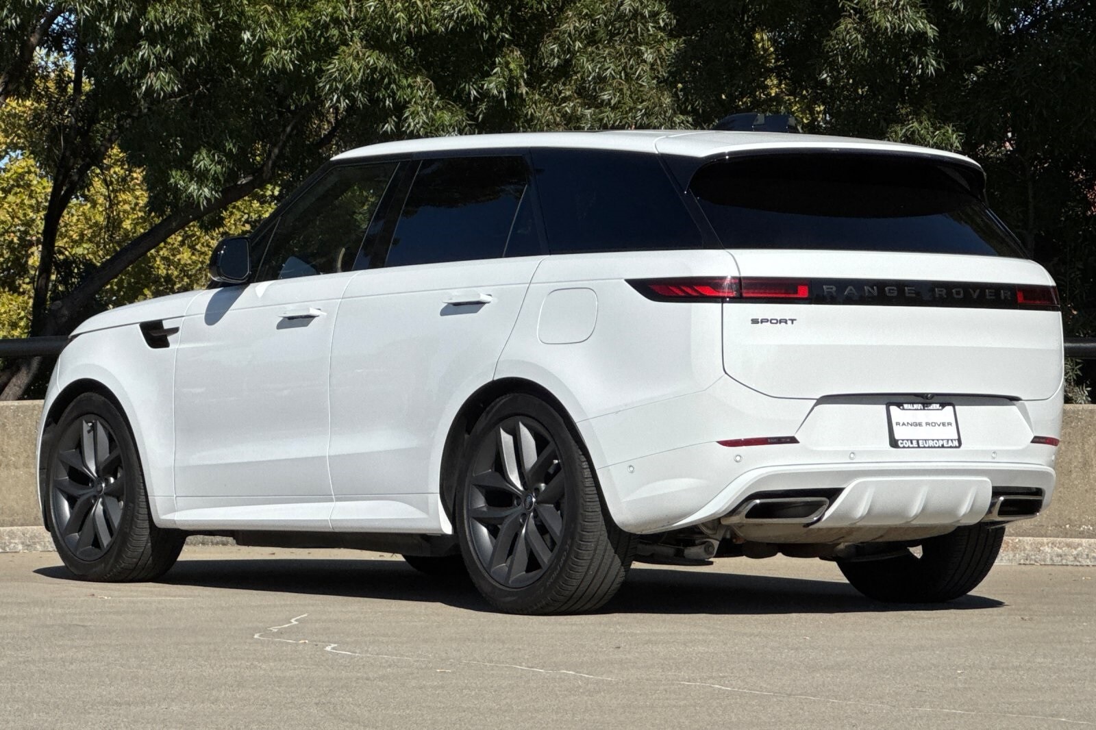 2025 Land Rover Range Rover Sport photo 2