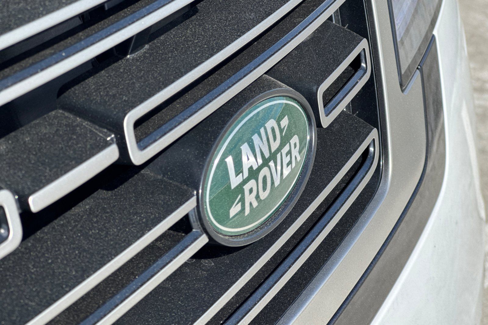 2025 Land Rover Range Rover SE - Photo 25