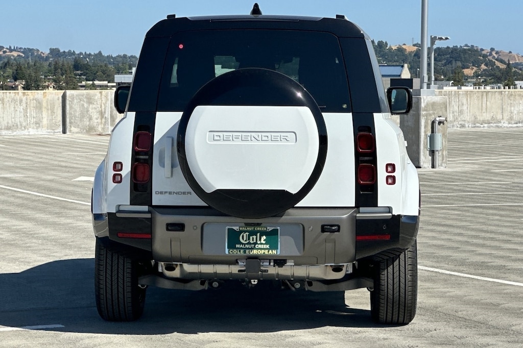 New 2025 Land Rover Defender 90 X-Dynamic SE SUV