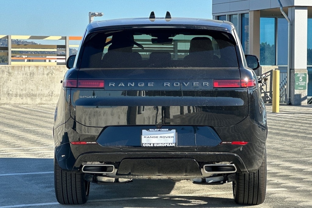 New 2025 Land Rover Range Rover Sport Dynamic SE SUV