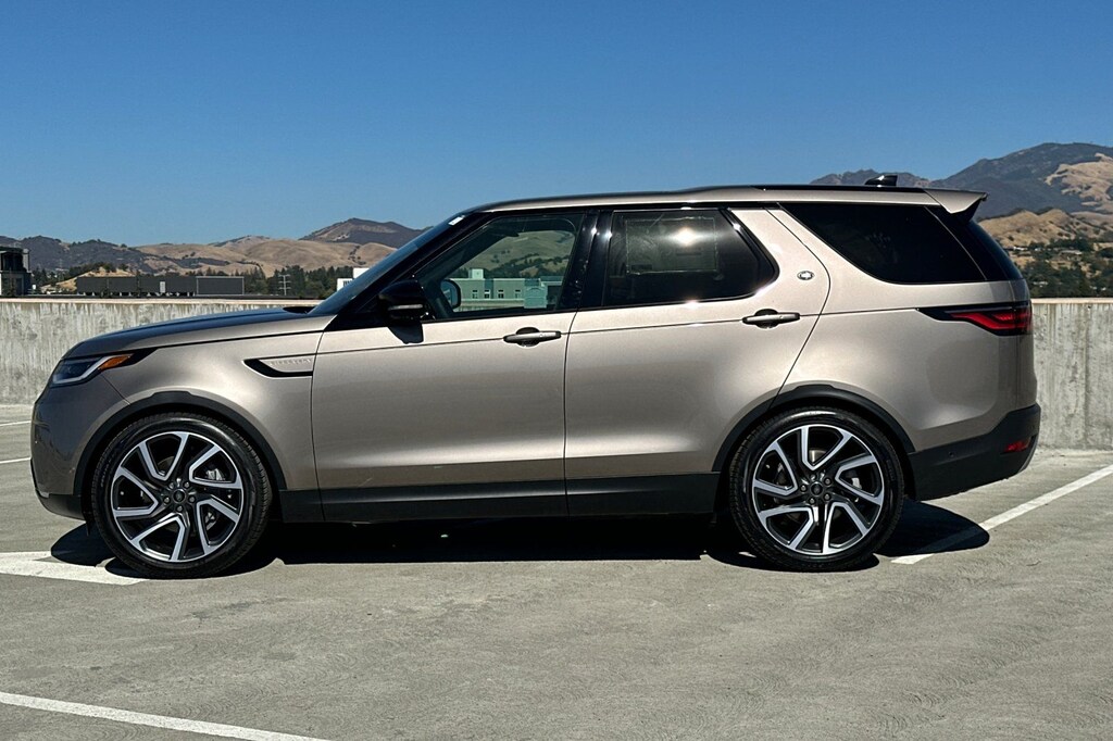 New 2025 Land Rover Discovery S SUV