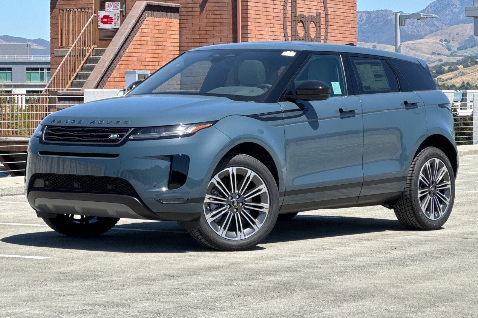 2026 Land Rover Range Rover Evoque S's photo