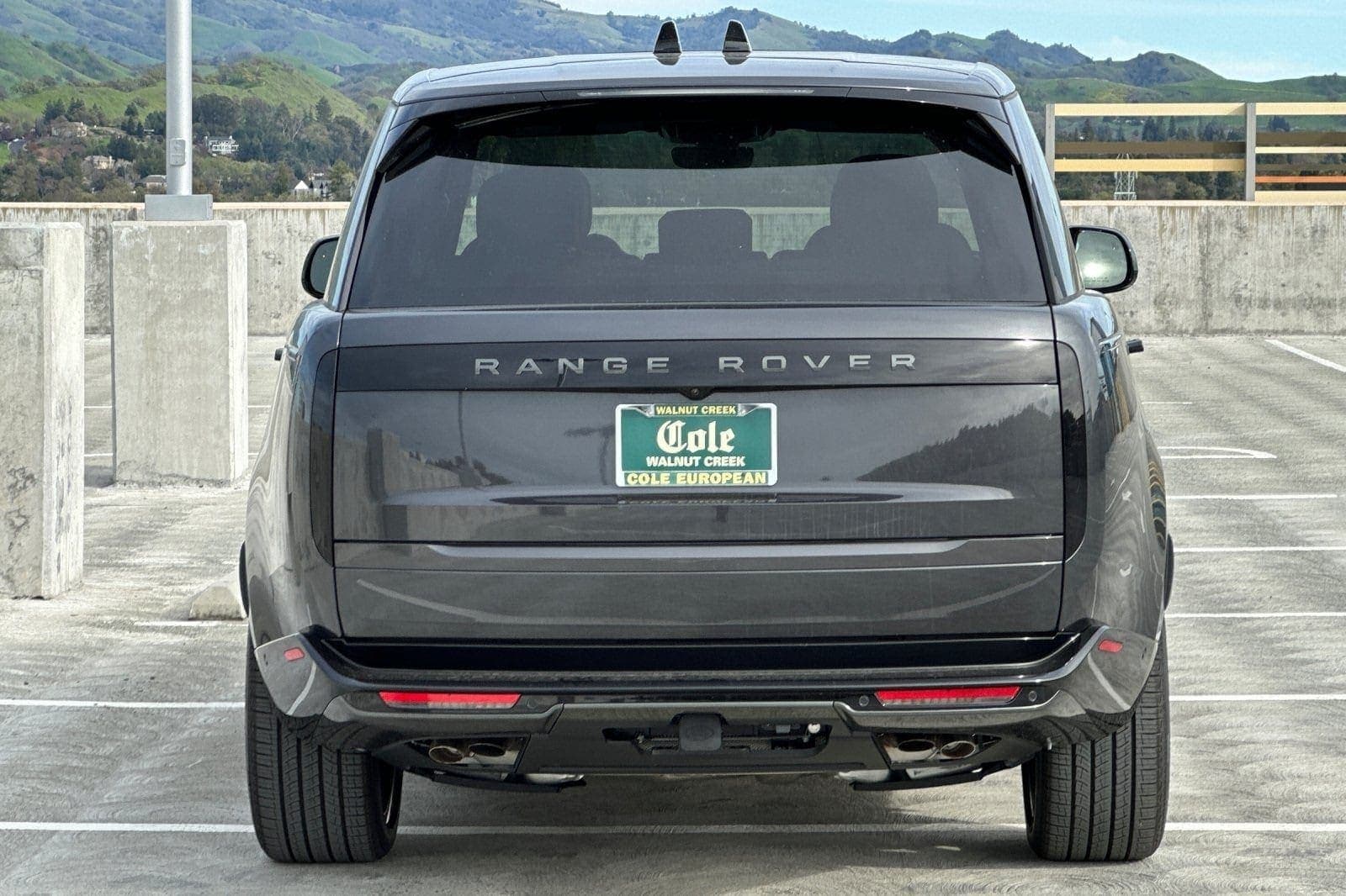 2025 Land Rover Range Rover SE photo 4