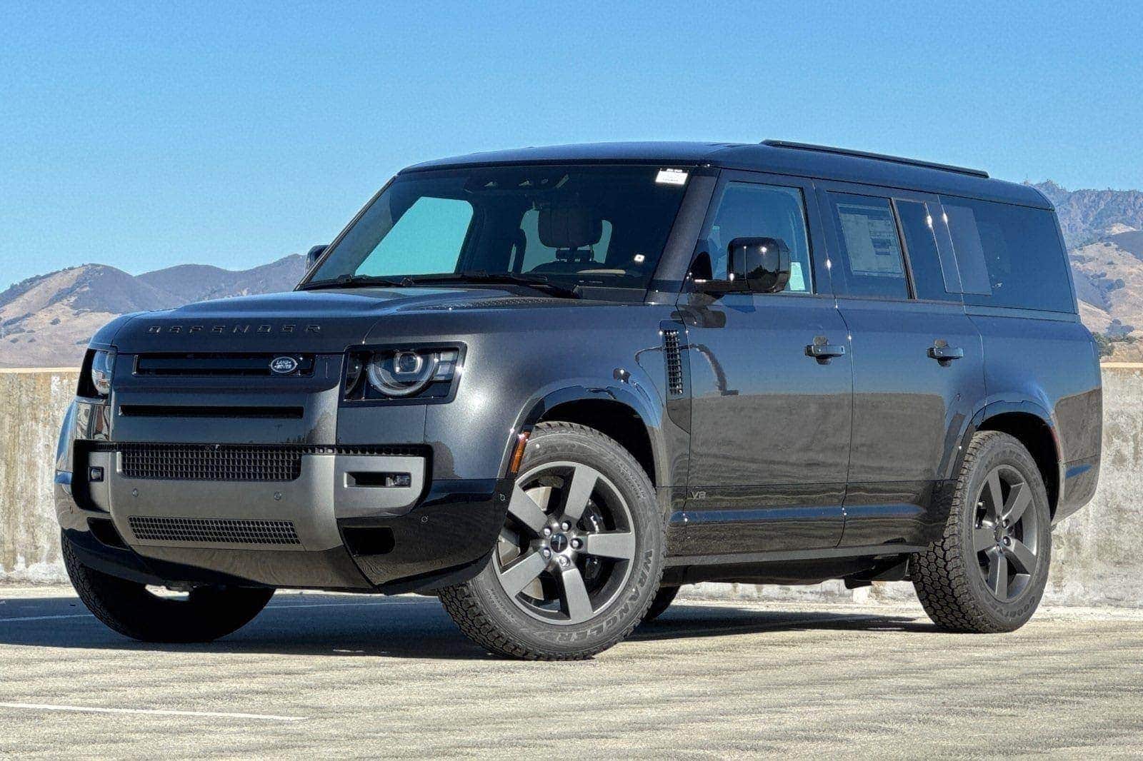 2026 Land Rover Defender V8's photo