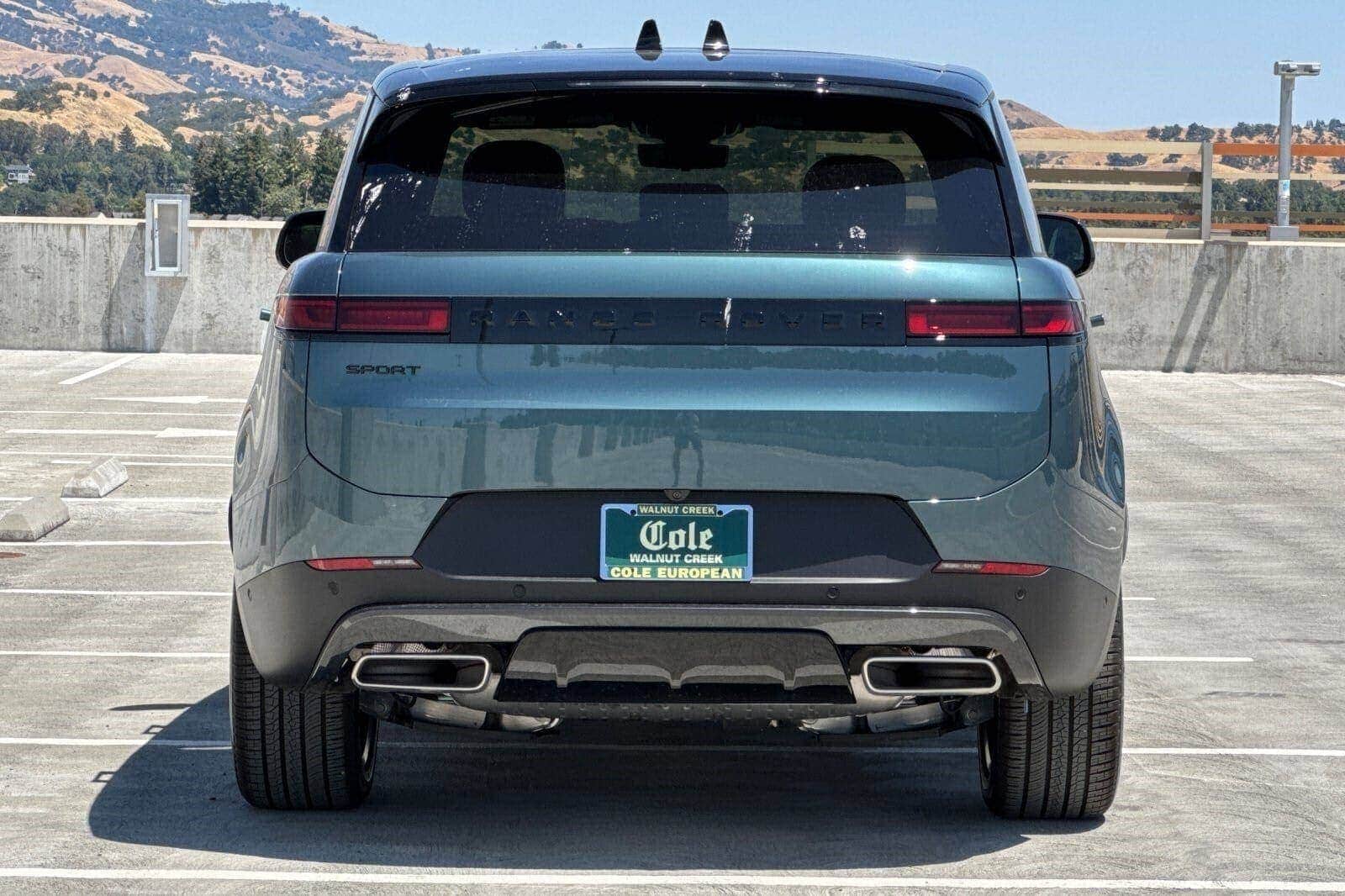 2025 Land Rover Range Rover Sport SE photo 4