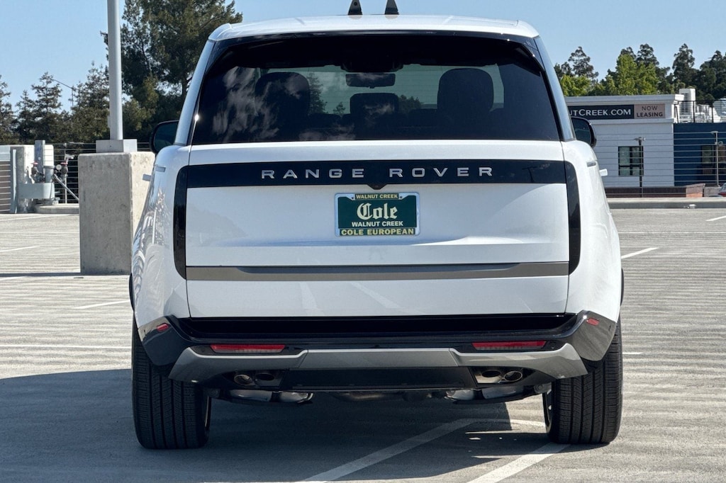 New 2025 Land Rover Range Rover SE LWB 530PS 7-Seats SUV