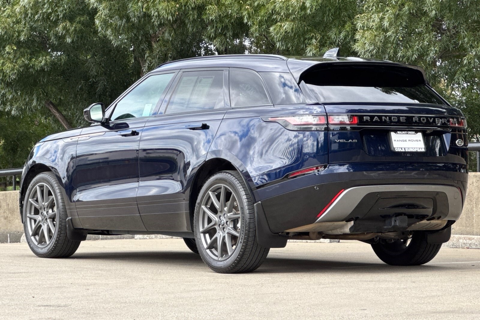 2022 Land Rover Range Rover Velar P250 R-Dynamic S photo 3