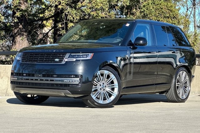 2025 Land Rover Range Rover SE's photo