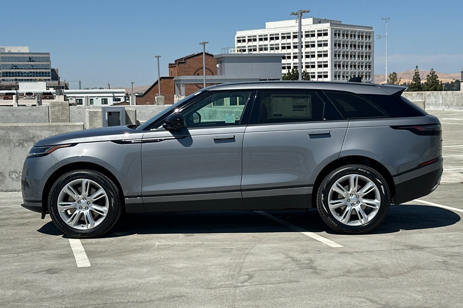 2026 Land Rover Range Rover Velar S photo 2