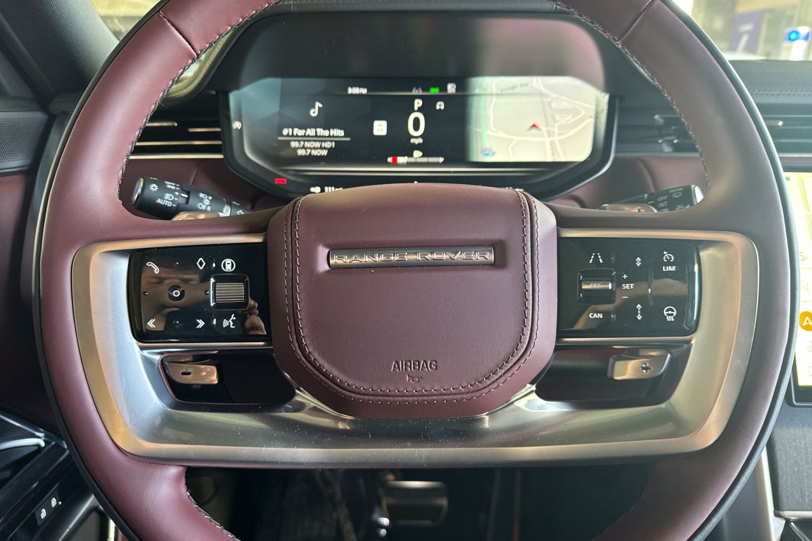 2025 Land Rover Range Rover SE - Photo 22