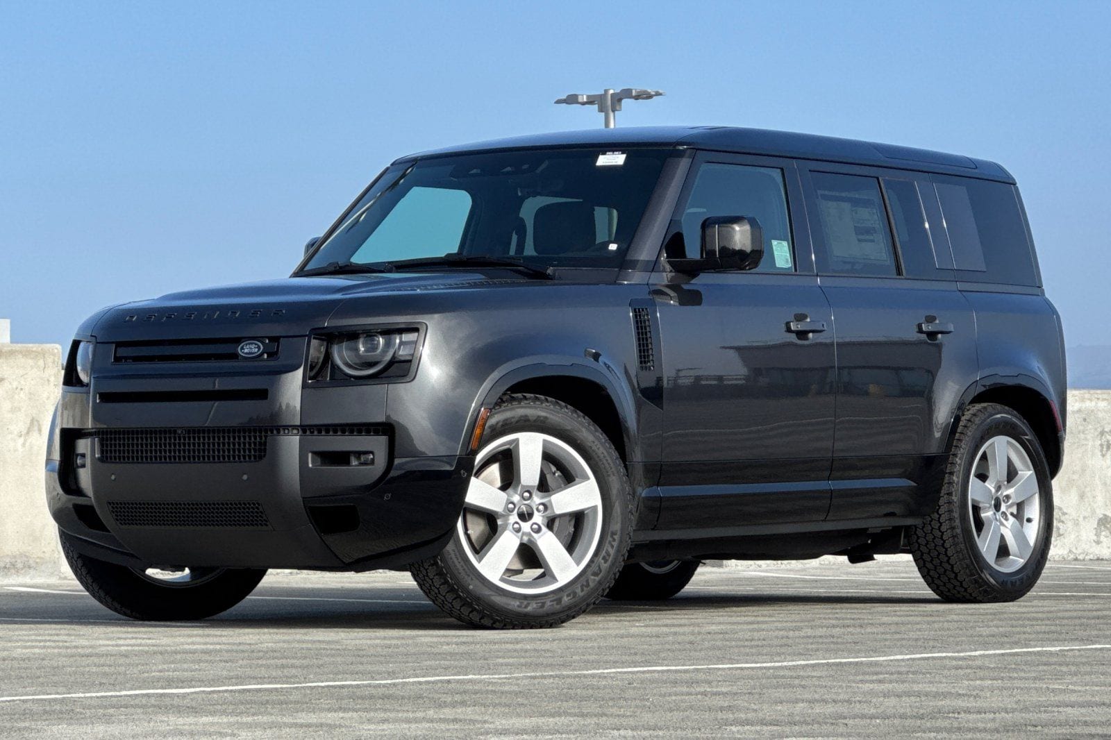 2026 Land Rover Defender 110 X-Dynamic SE P500's photo