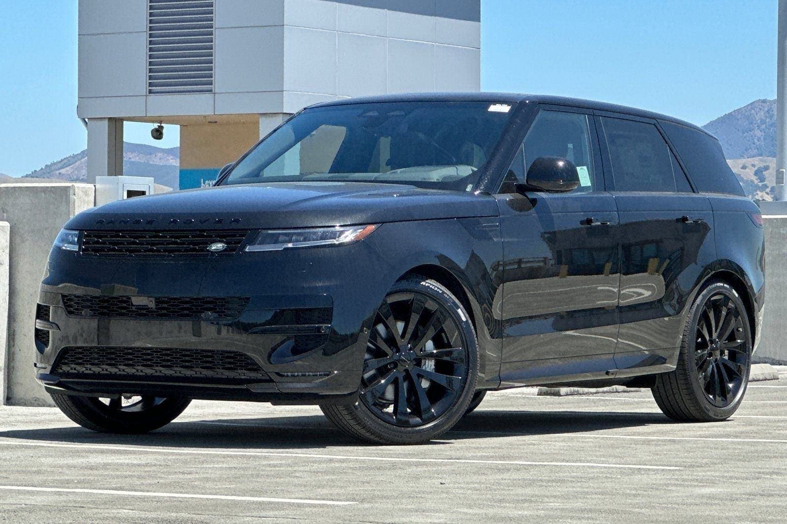 2026 Land Rover Range Rover Sport P400 MHEV Dynamic SE's photo