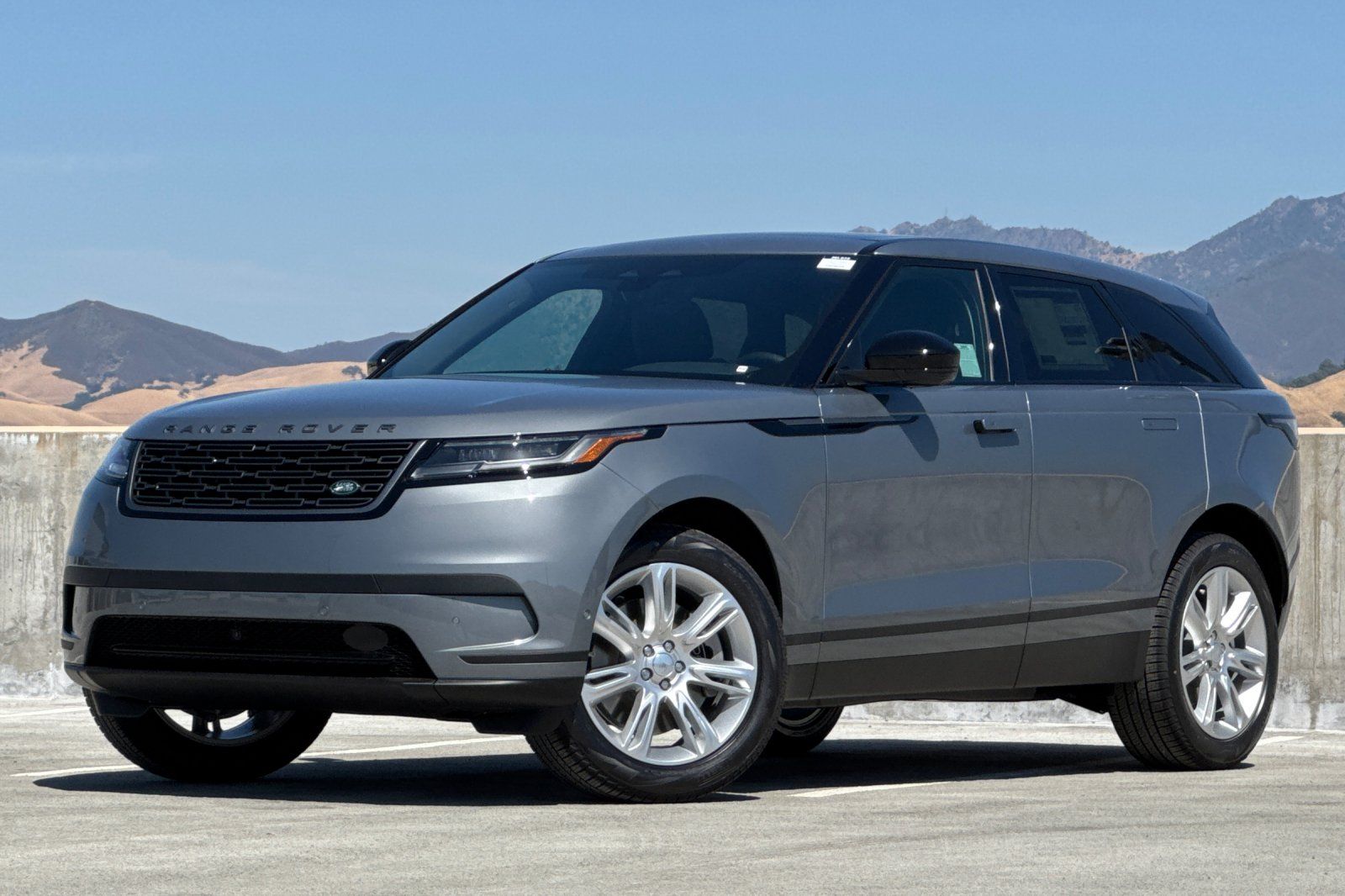 2026 Land Rover Range Rover Velar P250 S's photo