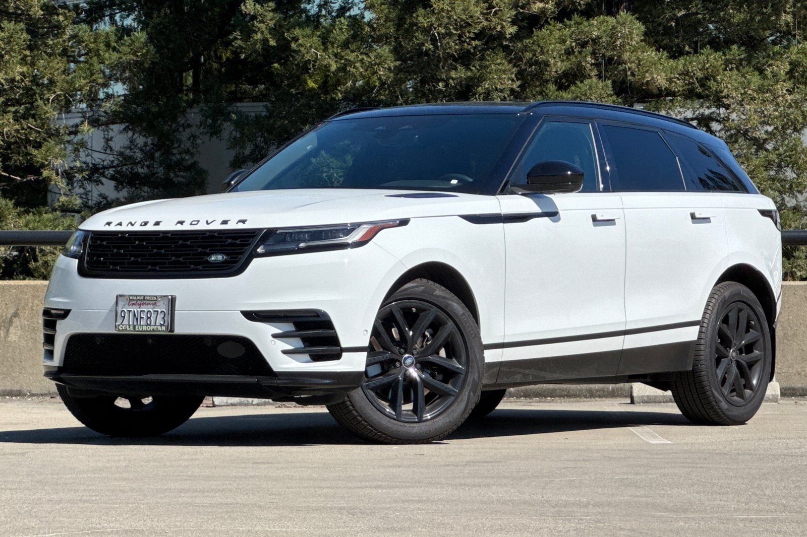 2026 Land Rover Range Rover Velar Dynamic SE