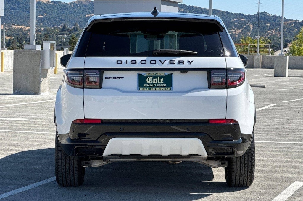 New 2025 Land Rover Discovery Sport Dynamic SE SUV SWB