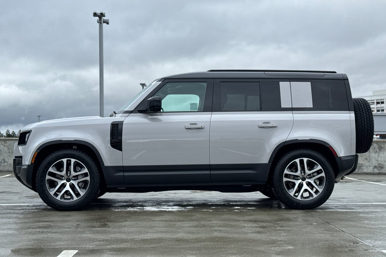 2026 Land Rover Defender 110 S photo 2