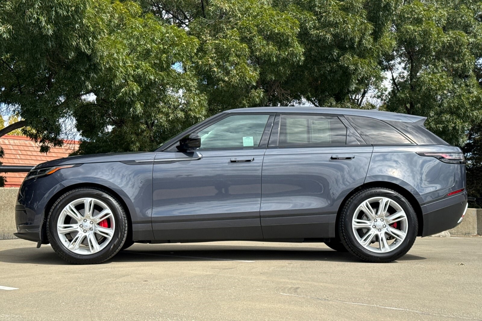 2025 Land Rover Range Rover Velar S photo 2