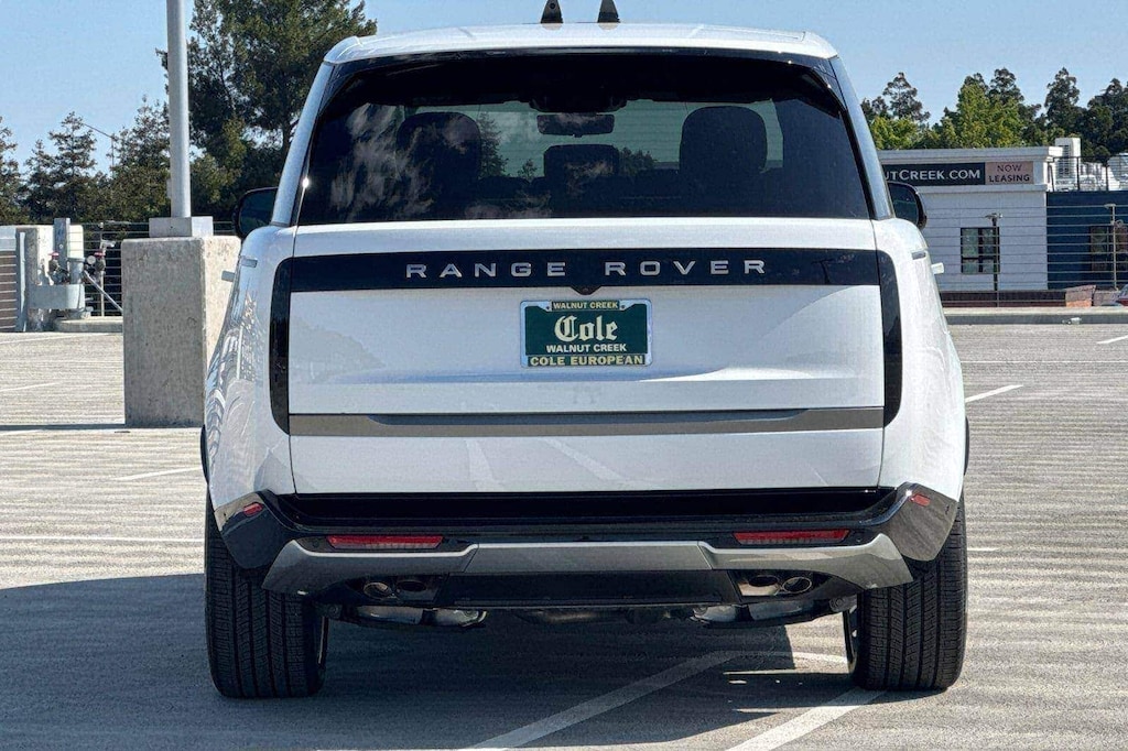 New 2025 Land Rover Range Rover SE SUV