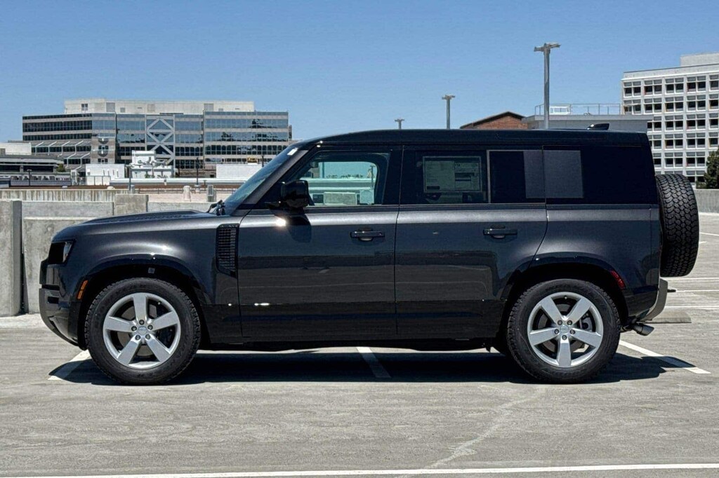 New 2025 Land Rover Defender 110 X-Dynamic SE SUV