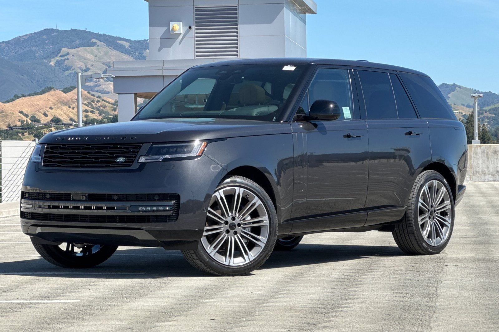 2026 Land Rover Range Rover 3.0 SE SWB's photo