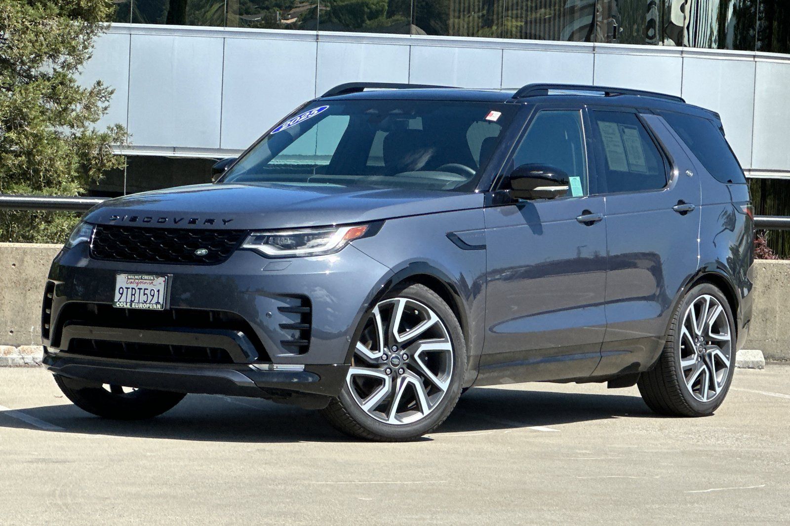 2025 Land Rover Discovery P360 Dynamic SE's photo