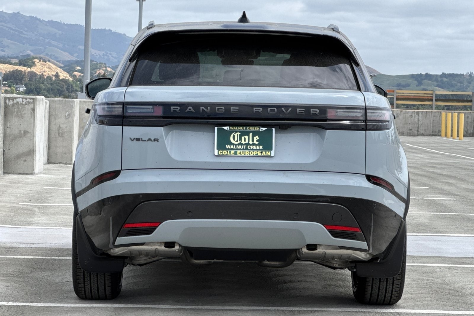 2026 Land Rover Range Rover Velar SE photo 4