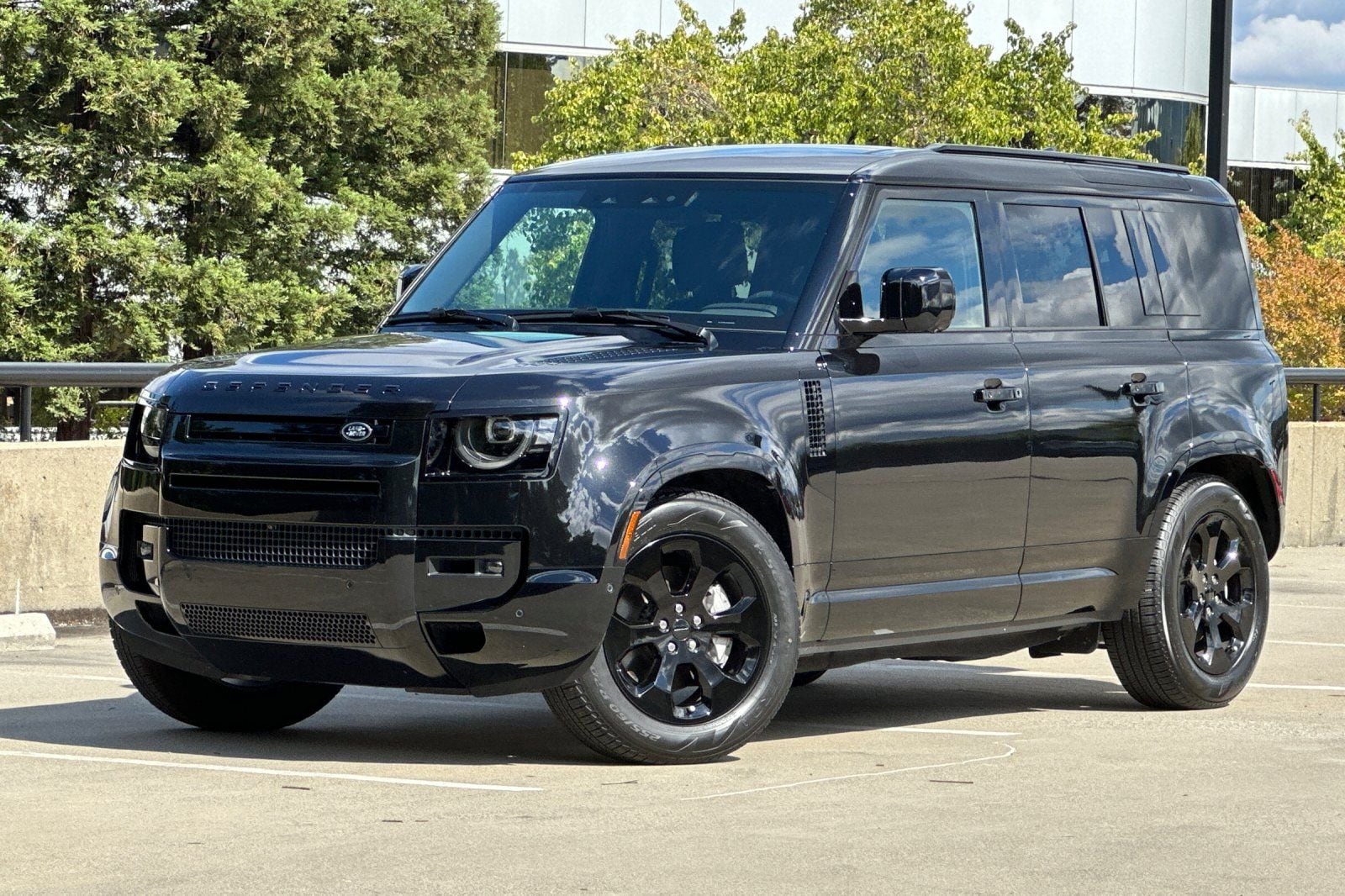 2026 Land Rover Defender 110 X-Dynamic SE P400's photo