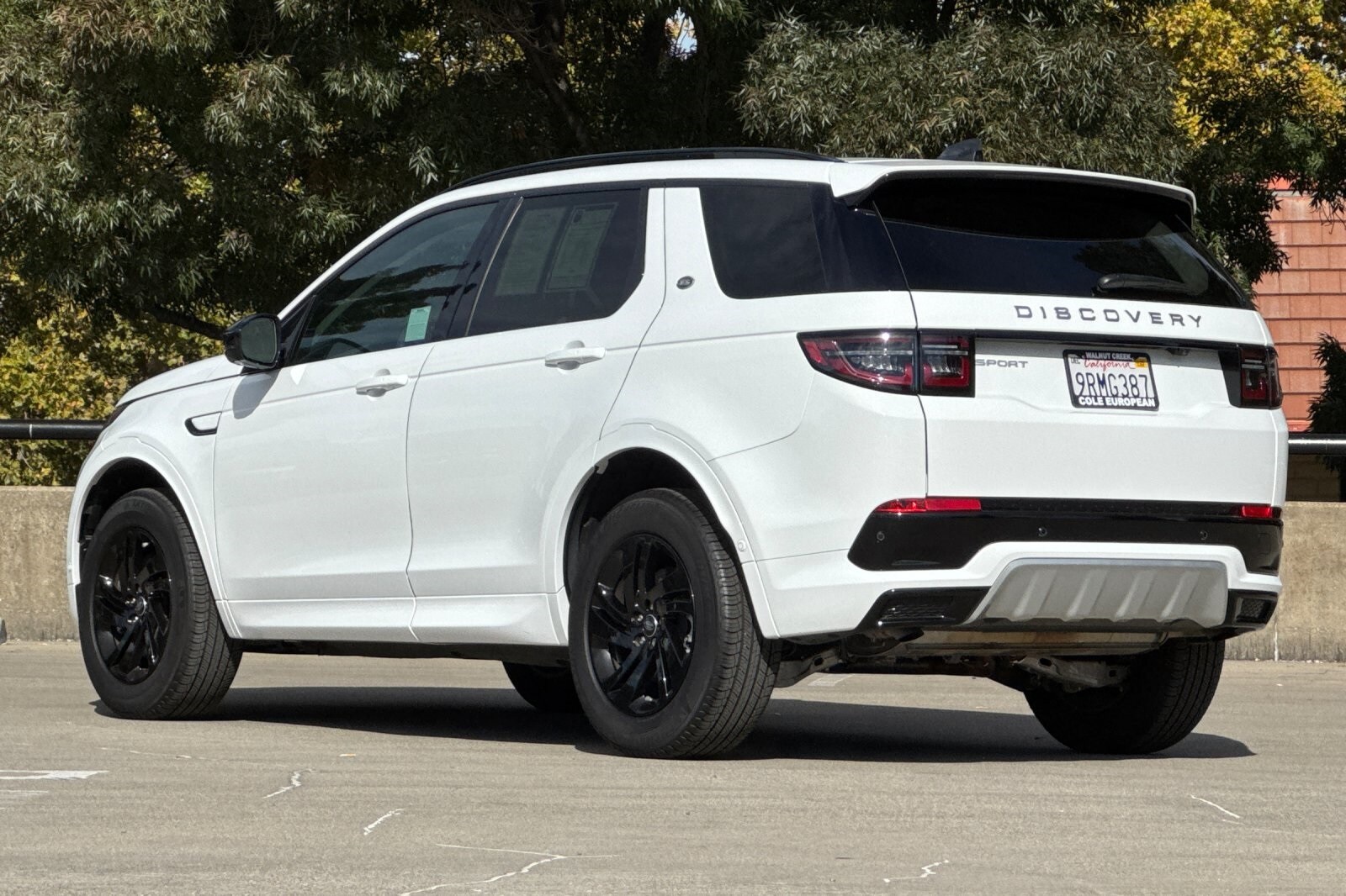 2024 Land Rover Discovery Sport S photo 2