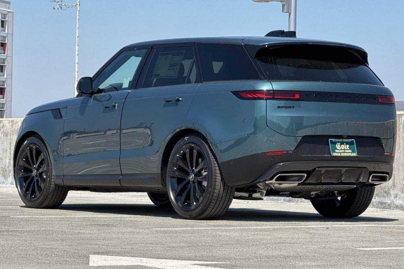 2025 Land Rover Range Rover Sport SE photo 3