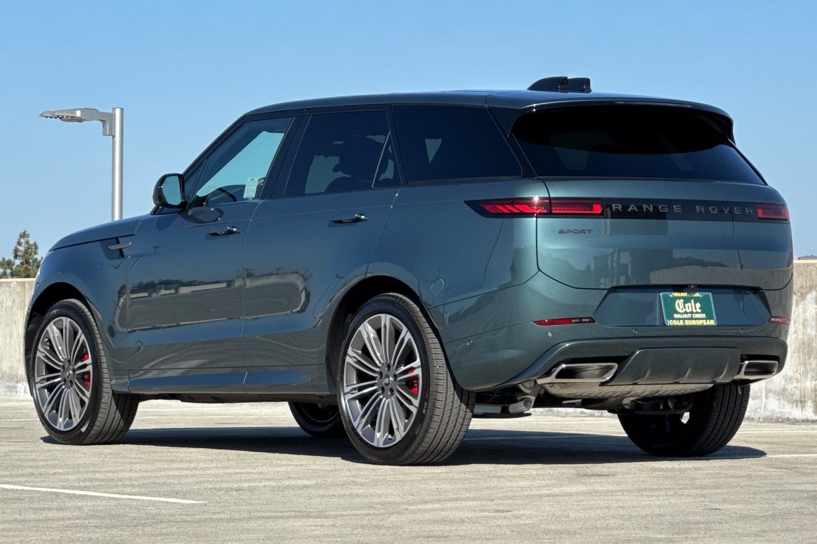 2025 Land Rover Range Rover Sport SE photo 3