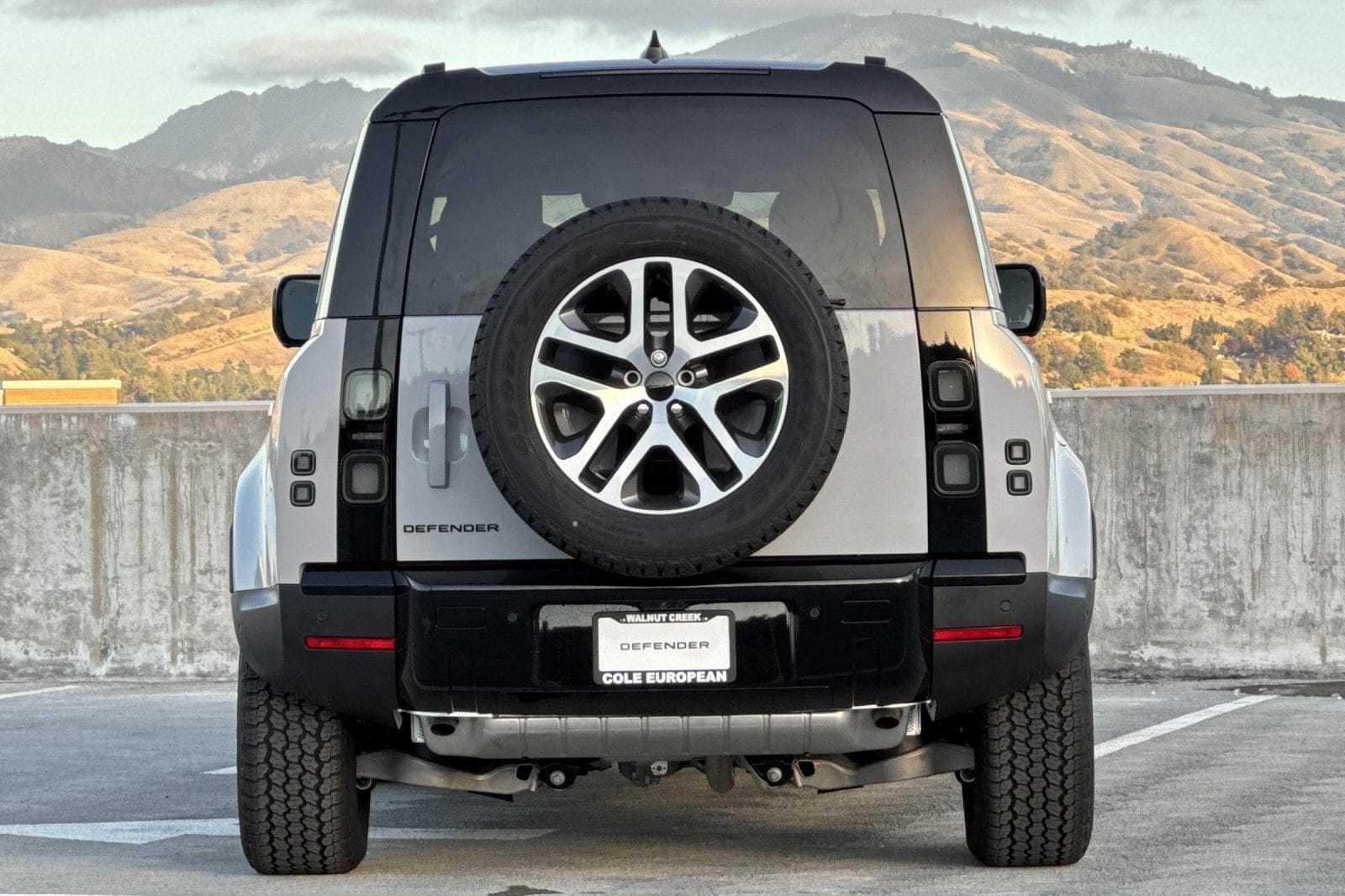 2026 Land Rover Defender 110 S photo 4