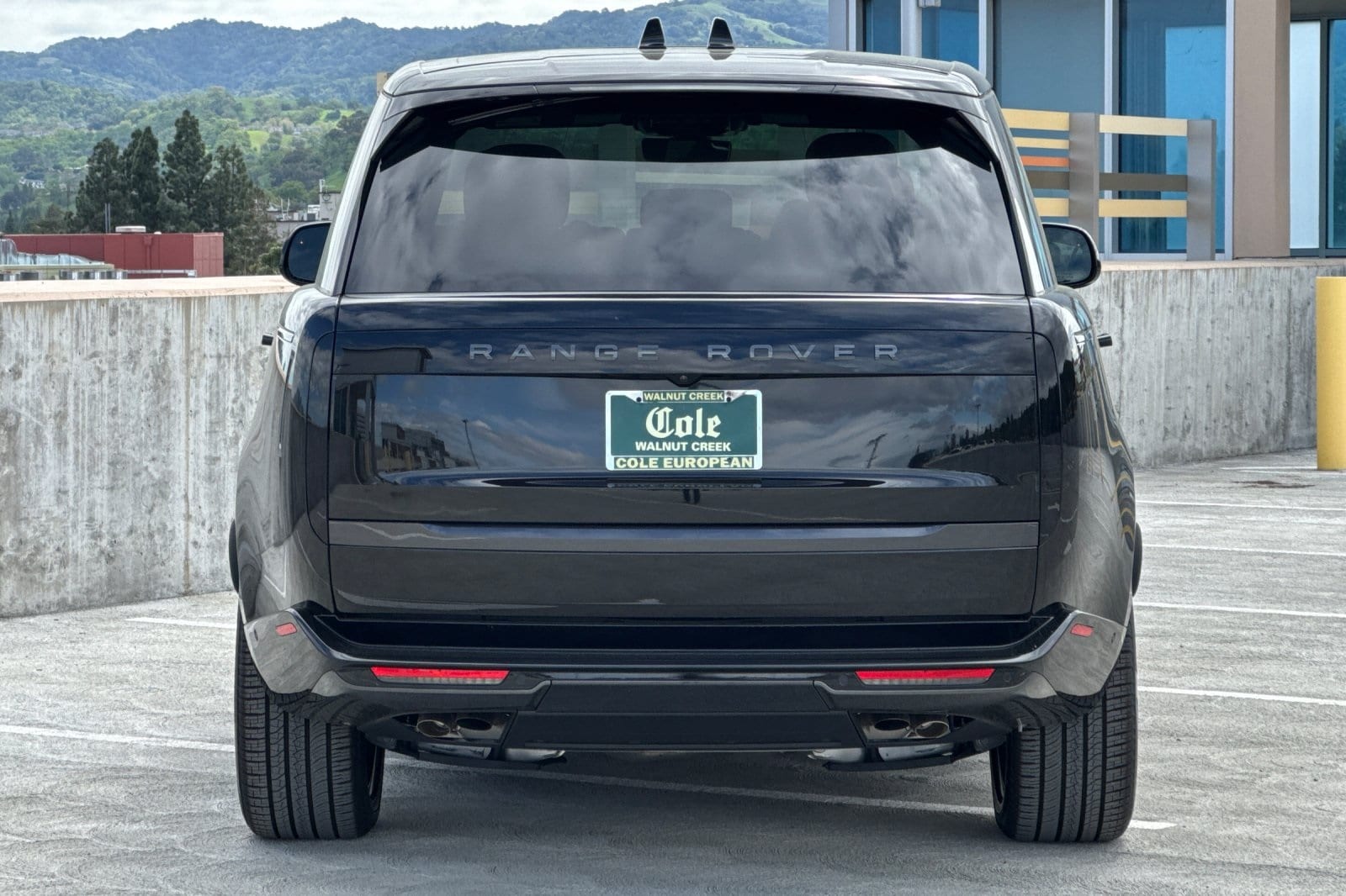 2025 Land Rover Range Rover SE photo 4