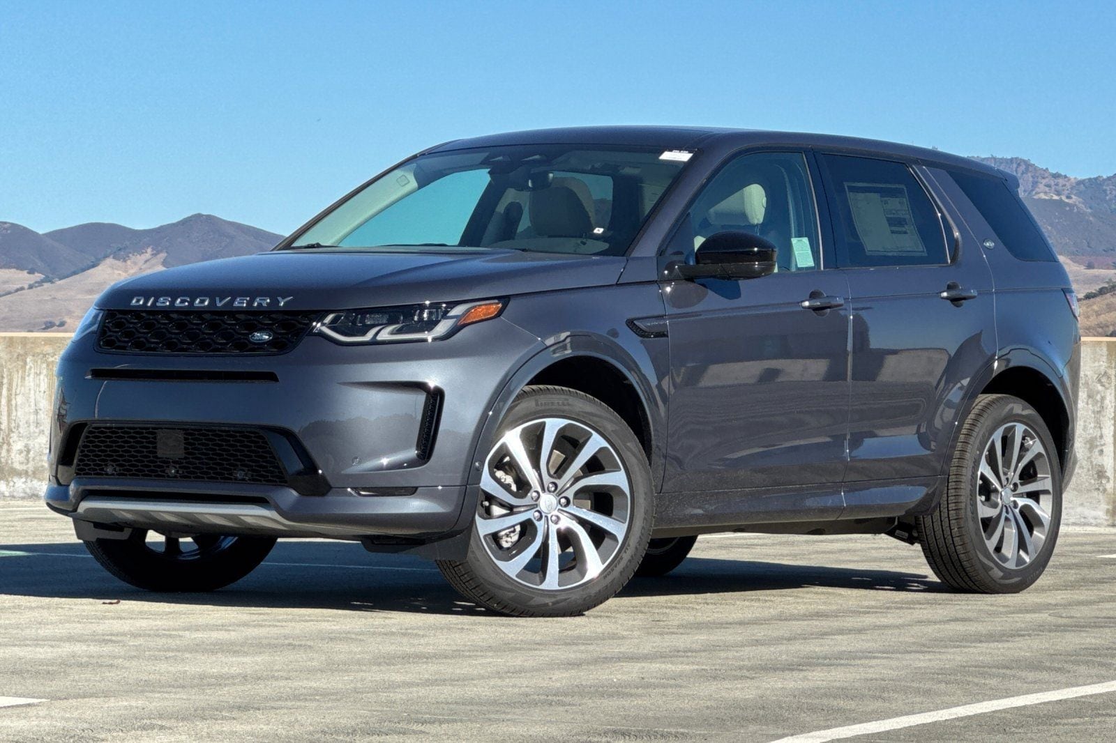 2025 Land Rover Discovery Sport 2.0 S's photo