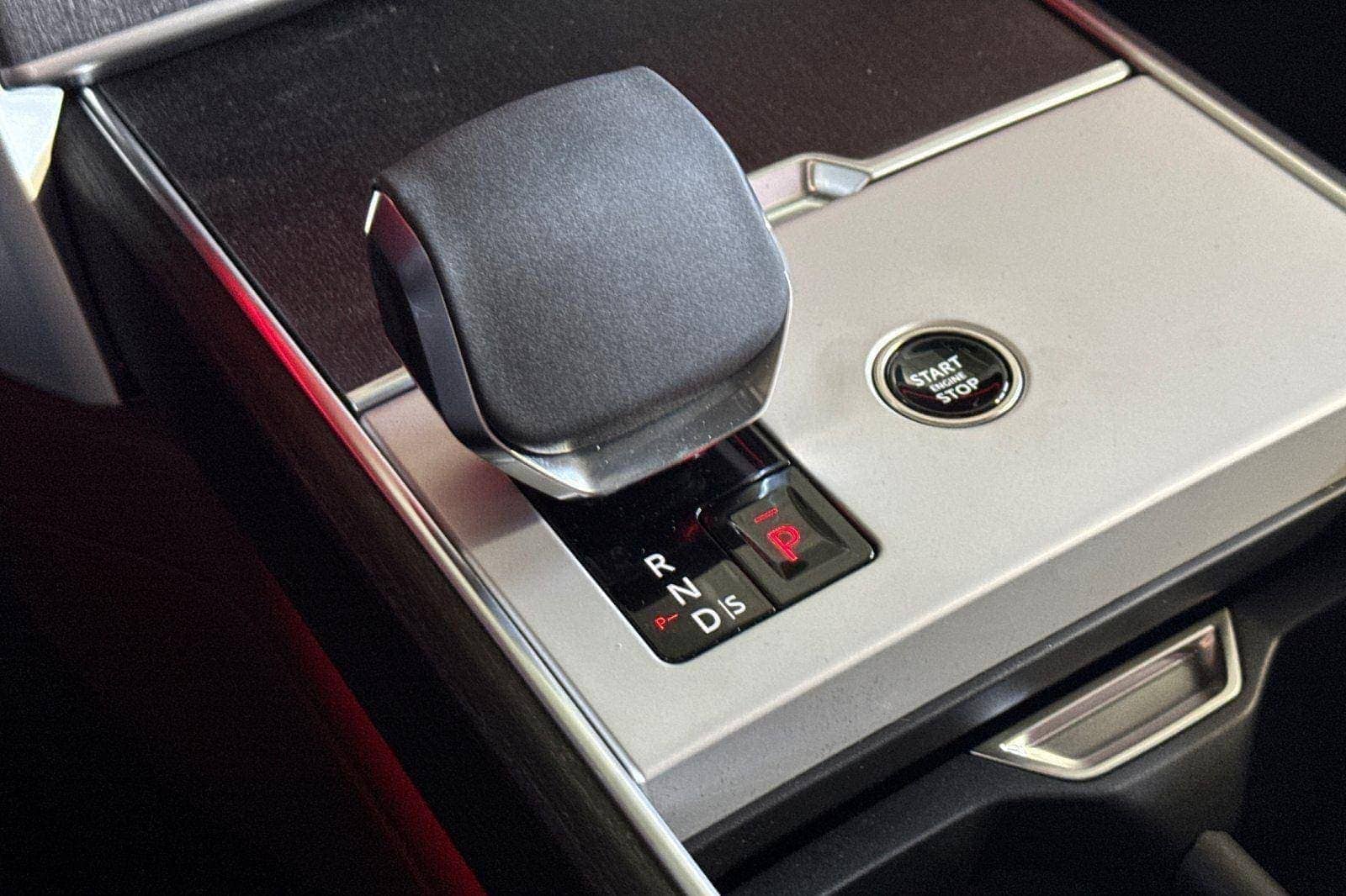2025 Land Rover Range Rover SE - Photo 20