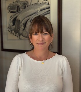 Staff member Amy Gammon from ID_4fa22d865681