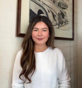 Staff member Dianne Tan from ID_4fa22d865681