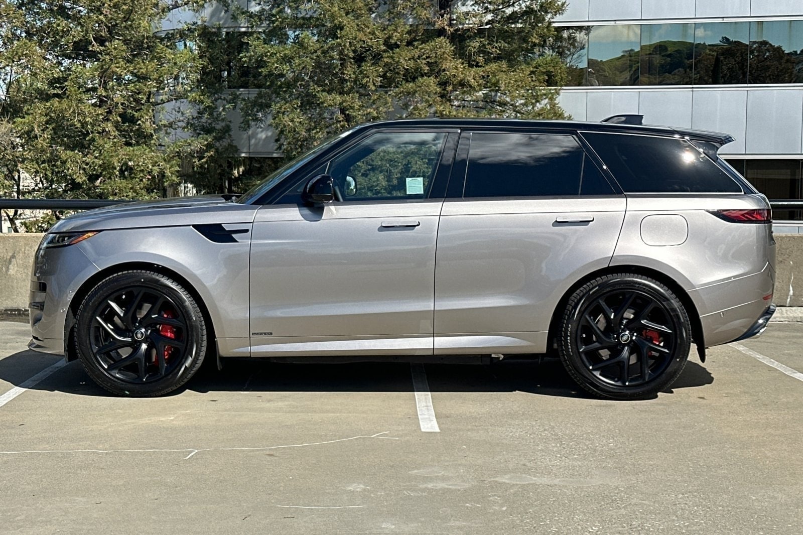 2025 Land Rover Range Rover Sport Autobiography PHEV photo 2