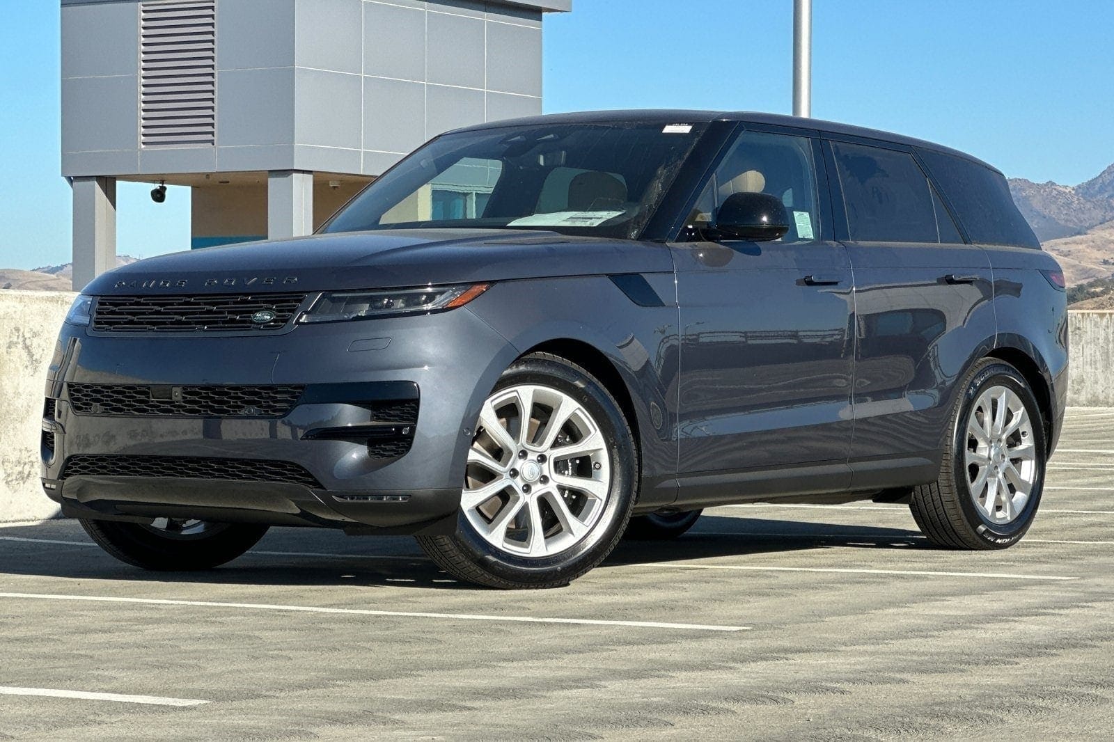 2025 Land Rover Range Rover Sport SE's photo