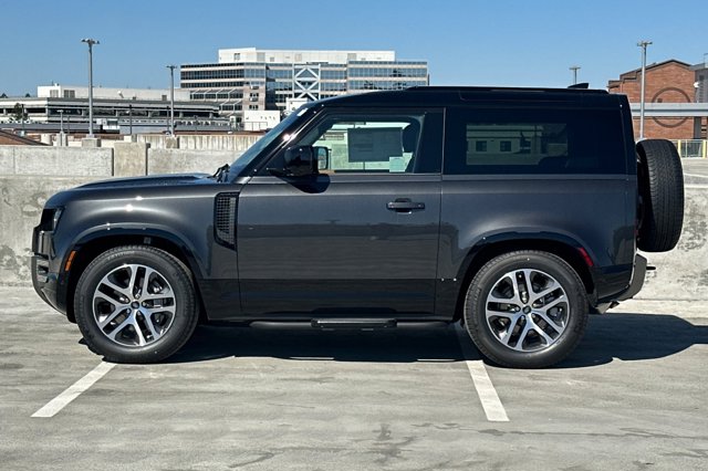 2024 Land Rover Defender 90 X-Dynamic SE photo 2