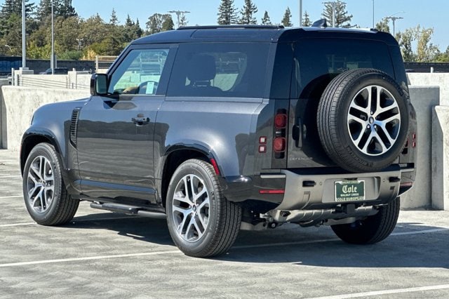 2024 Land Rover Defender 90 X-Dynamic SE photo 3