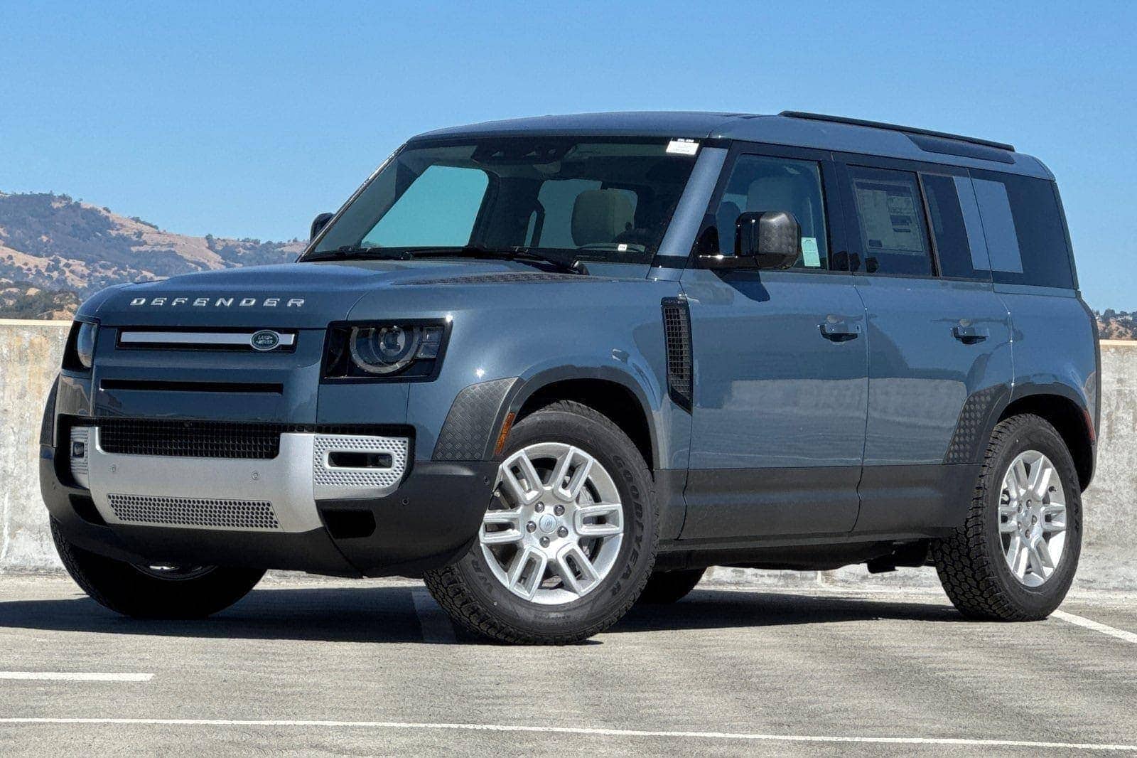 2025 Land Rover Defender S