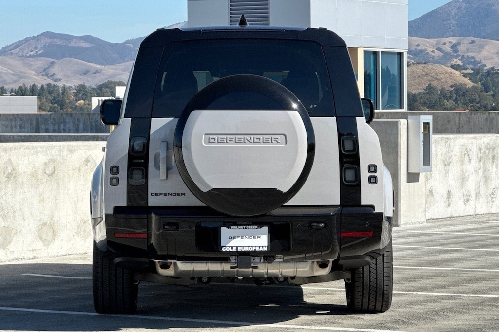 New 2026 Land Rover Defender 130 X-Dynamic SE SUV