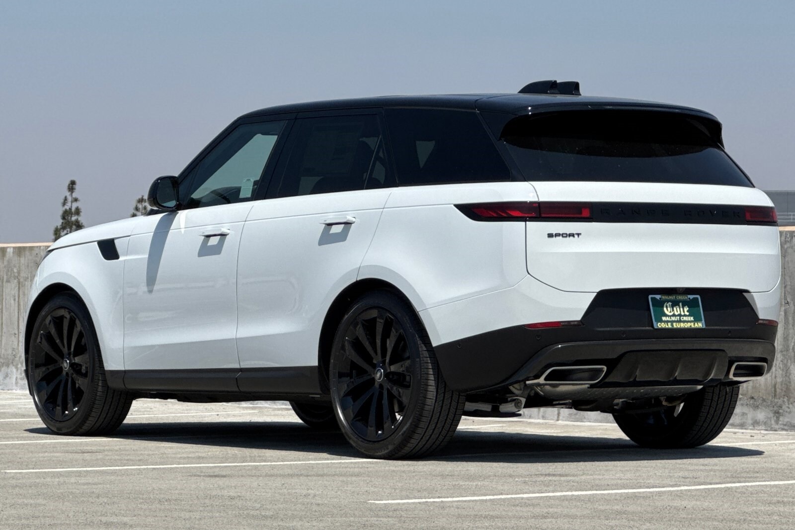 2025 Land Rover Range Rover Sport SE photo 2