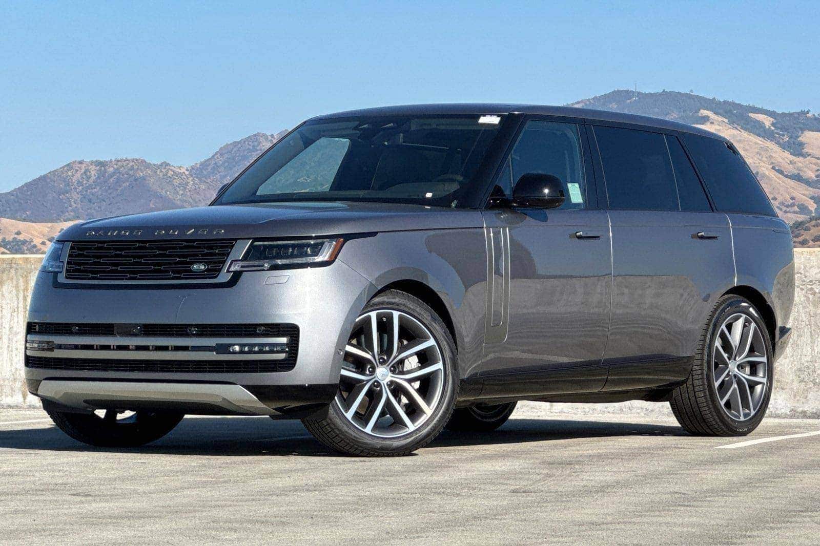 2025 Land Rover Range Rover SE's photo