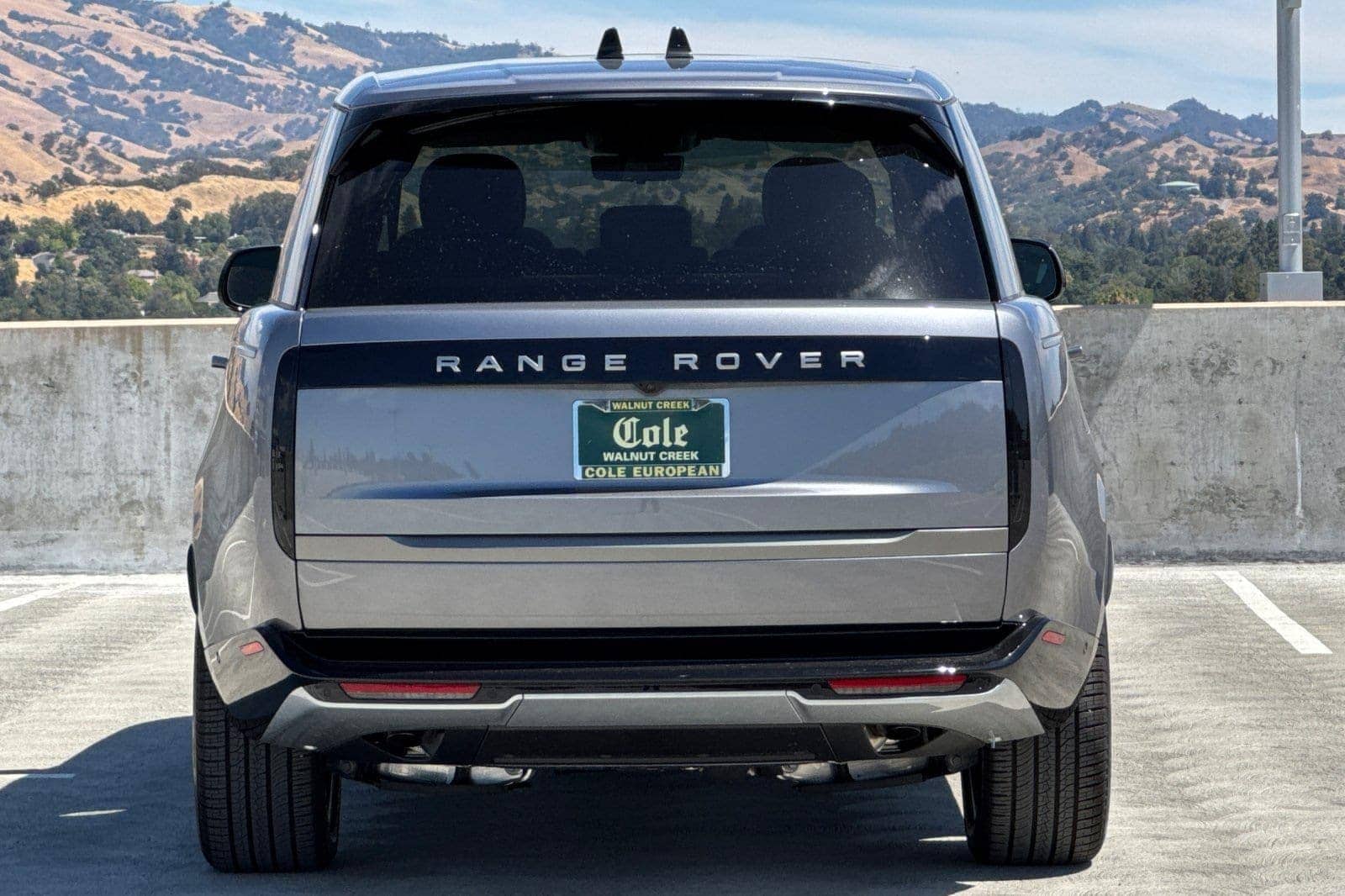 2025 Land Rover Range Rover SE photo 4