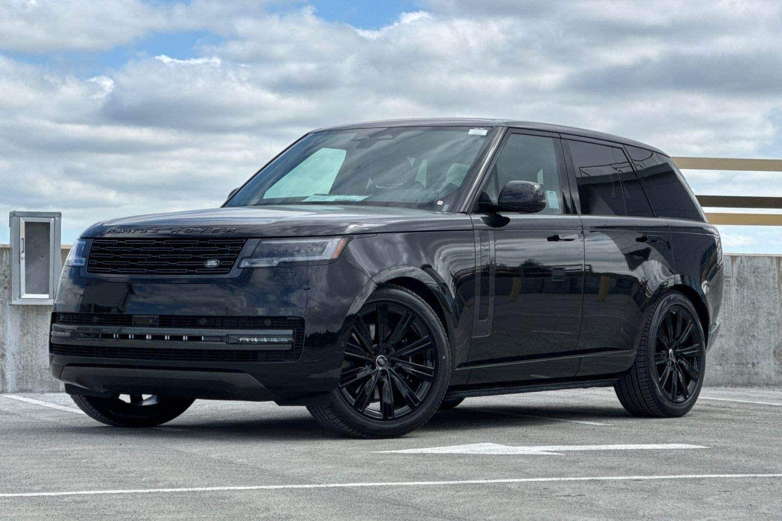 2025 Land Rover Range Rover SE's photo
