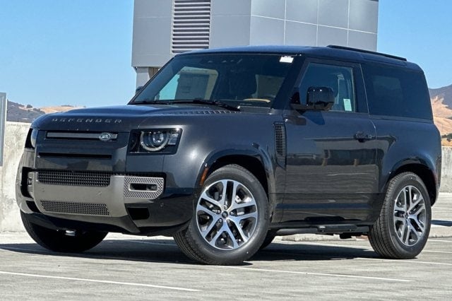 2024 Land Rover Defender X-Dynamic SE's photo