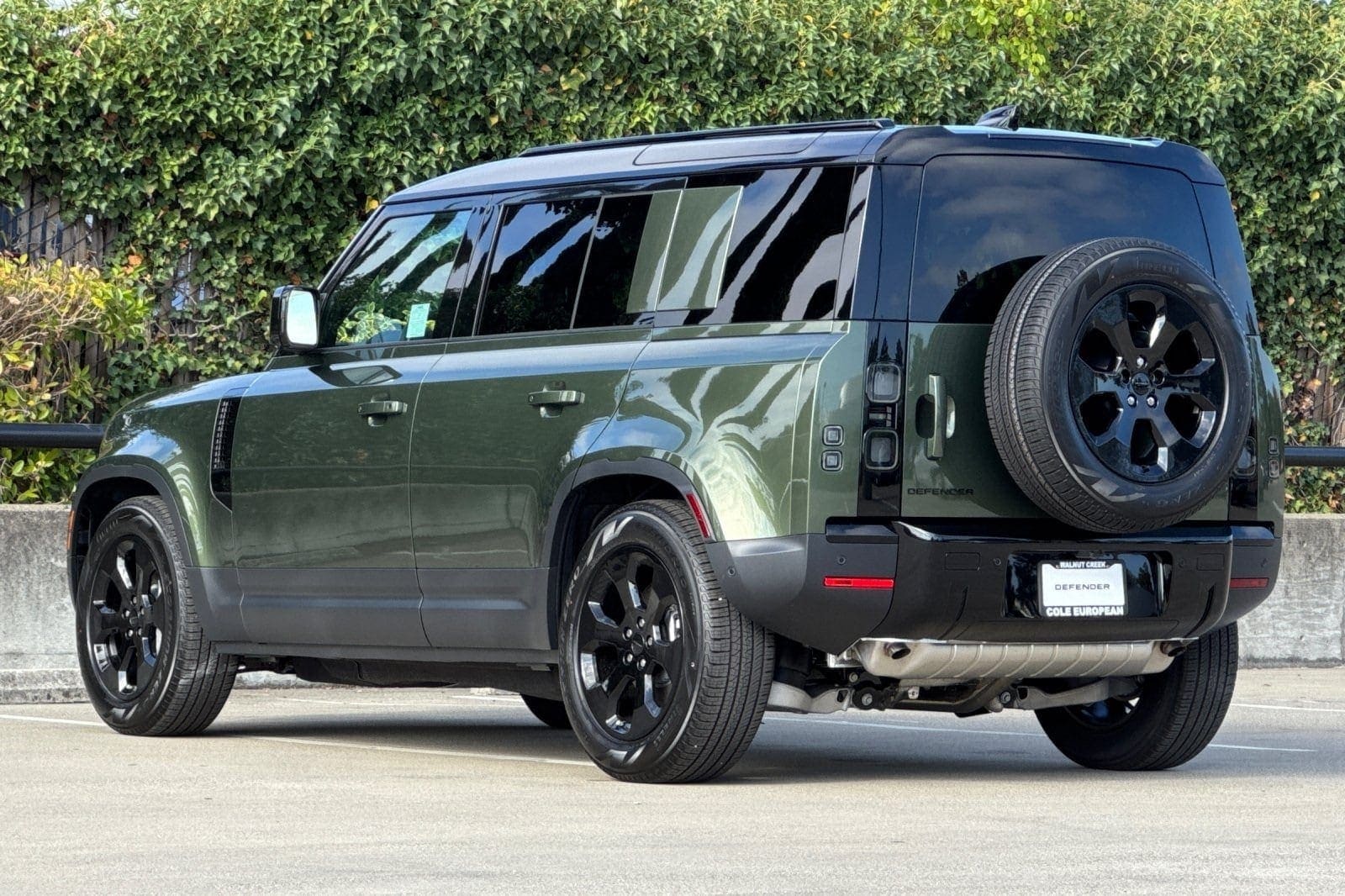 2026 Land Rover Defender 110 S photo 3