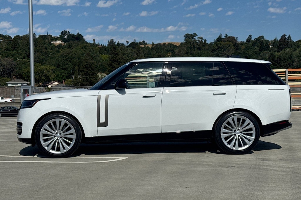 New 2025 Land Rover Range Rover SE LWB 530PS 7-Seats SUV