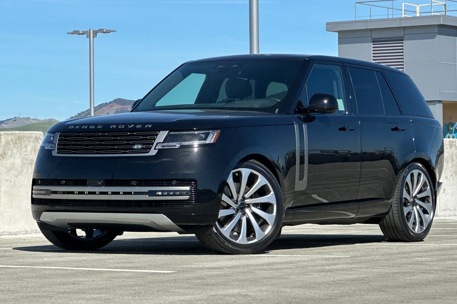 2026 Land Rover Range Rover 4.4 SE SWB's photo